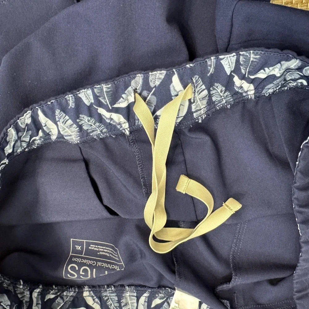 FIGS Technical Collection Scrub Pants Mens XL Navy Cargo Drawstring‎ M19SW2001